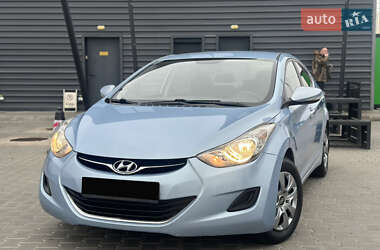 Hyundai Elantra 2012