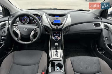 Седан Hyundai Elantra 2012 в Києві