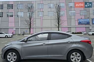 Седан Hyundai Elantra 2012 в Києві