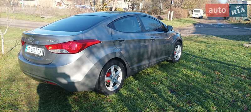 Седан Hyundai Elantra 2011 в Ямполі