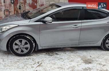 Hyundai Elantra 2012