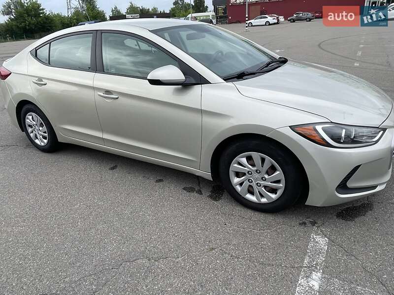 Hyundai Elantra 2016