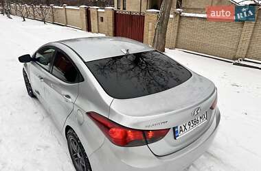 Hyundai Elantra 2012