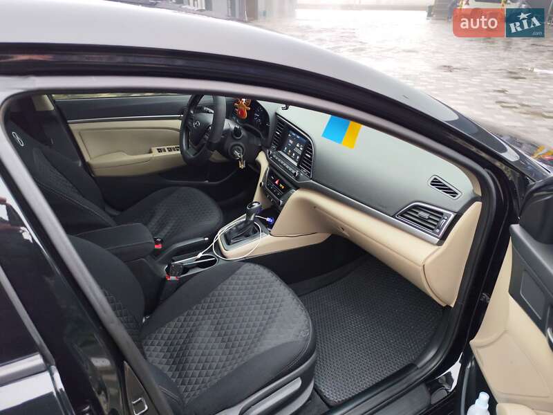 Седан Hyundai Elantra 2018 в Полтаві