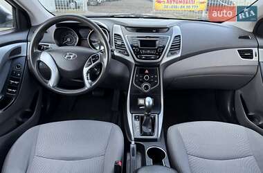 Седан Hyundai Elantra 2015 в Миколаєві