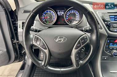 Седан Hyundai Elantra 2014 в Днепре