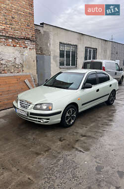 Седан Hyundai Elantra 2004 в Чернігові