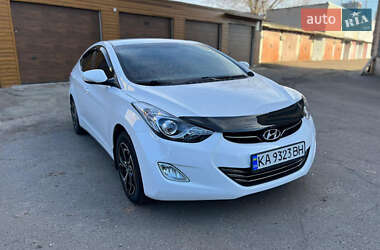 Седан Hyundai Elantra 2012 в Києві