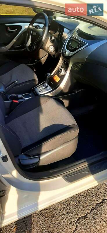 Седан Hyundai Elantra 2011 в Кривом Роге