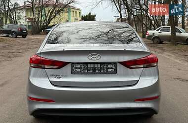 Седан Hyundai Elantra 2016 в Охтирці