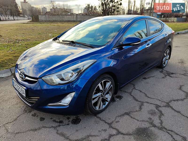 Седан Hyundai Elantra 2015 в Киеве