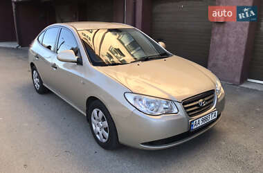 Седан Hyundai Elantra 2008 в Києві