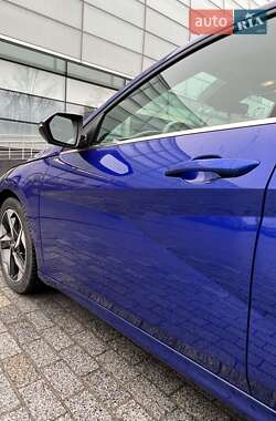 Седан Hyundai Elantra 2021 в 