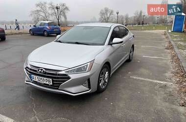 Седан Hyundai Elantra 2018 в Киеве