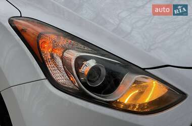 Хетчбек Hyundai Elantra 2013 в Охтирці