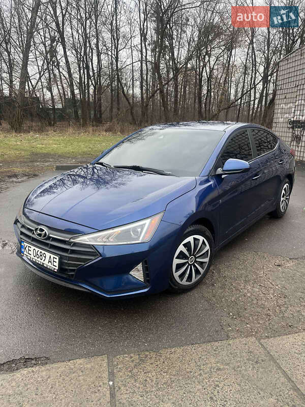 Седан Hyundai Elantra 2018 в 