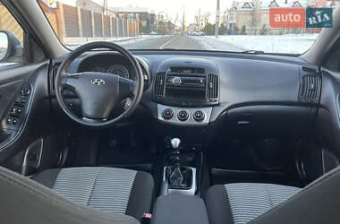 Седан Hyundai Elantra 2010 в Києві