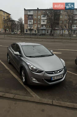 Hyundai Elantra 2012