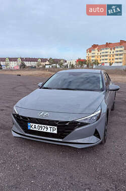 Hyundai Elantra 2021