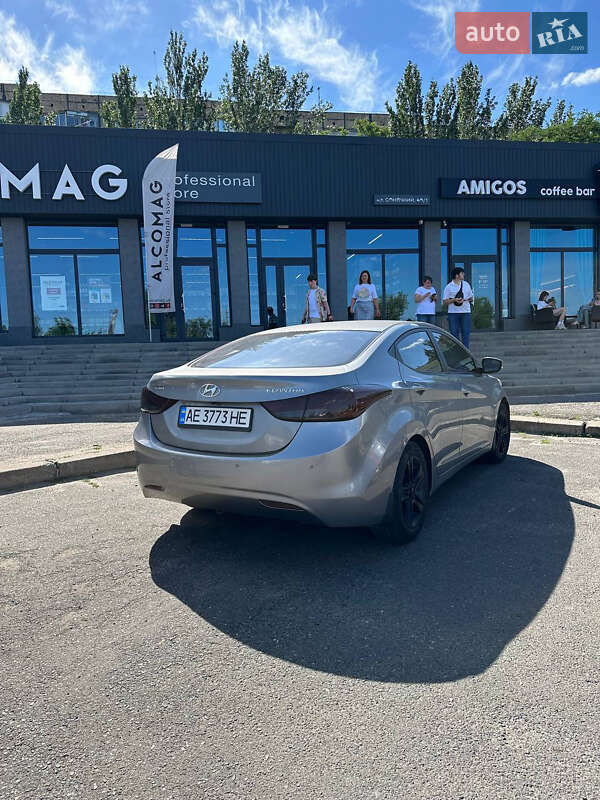 Седан Hyundai Elantra 2012 в Кривом Роге