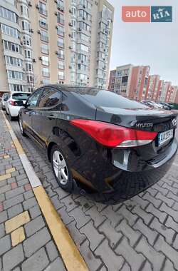 Седан Hyundai Elantra 2013 в 