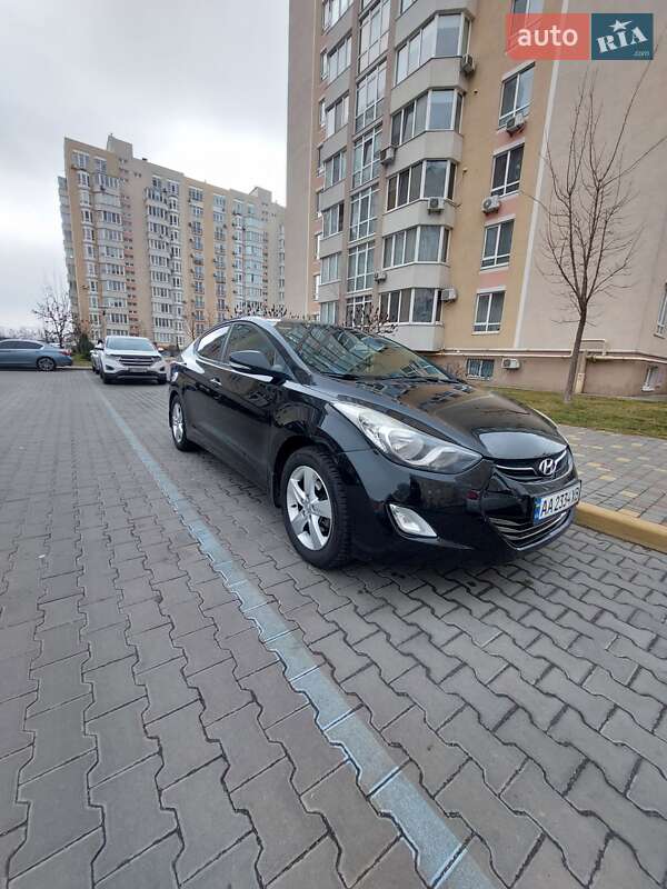 Седан Hyundai Elantra 2013 в 