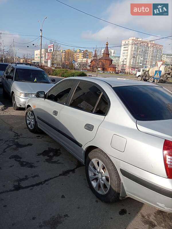 Седан Hyundai Elantra 2006 в Сумах