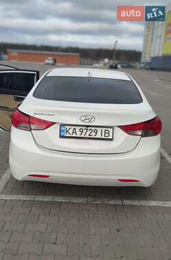 Седан Hyundai Elantra 2013 в Києві