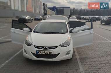 Седан Hyundai Elantra 2013 в Києві