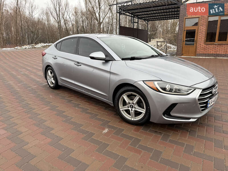 Седан Hyundai Elantra 2017 в Киеве