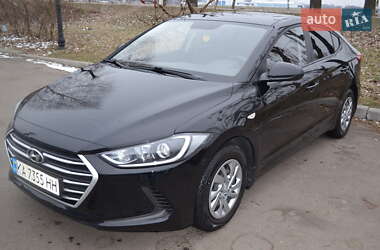 Седан Hyundai Elantra 2018 в 