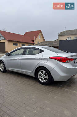 Седан Hyundai Elantra 2011 в Городке