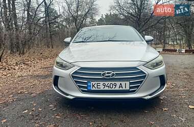 Седан Hyundai Elantra 2016 в Дніпрі