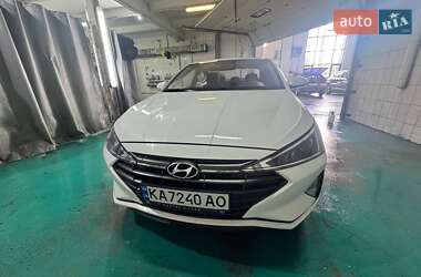 Седан Hyundai Elantra 2019 в Киеве