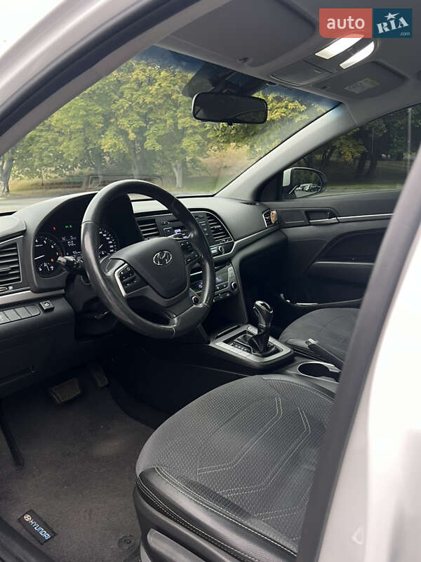 Седан Hyundai Elantra 2018 в Кременчуге
