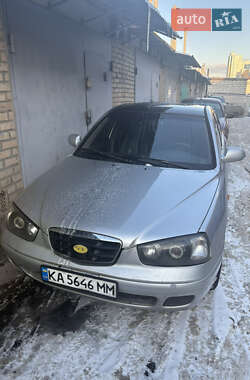 Седан Hyundai Elantra 2002 в Києві