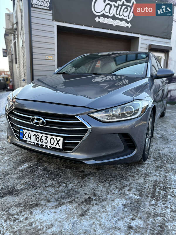 Седан Hyundai Elantra 2018 в Києві