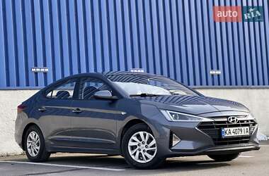 Седан Hyundai Elantra 2019 в Львові