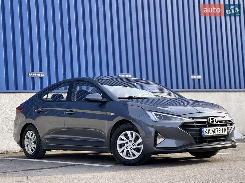 Седан Hyundai Elantra 2019 в Львові