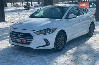 Седан Hyundai Elantra 2017 в Киеве