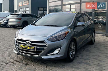 Хэтчбек Hyundai Elantra 2015 в 