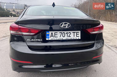 Седан Hyundai Elantra 2018 в Днепре