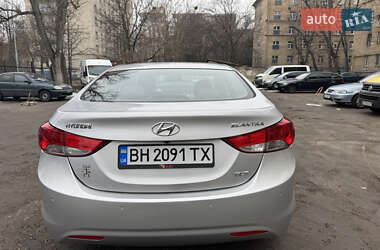 Седан Hyundai Elantra 2013 в Києві