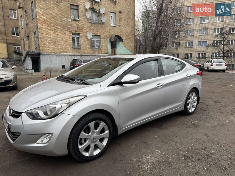 Седан Hyundai Elantra 2013 в Києві