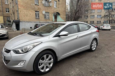 Hyundai Elantra 2013