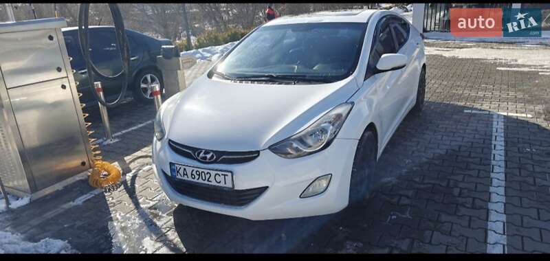 Седан Hyundai Elantra 2012 в Києві