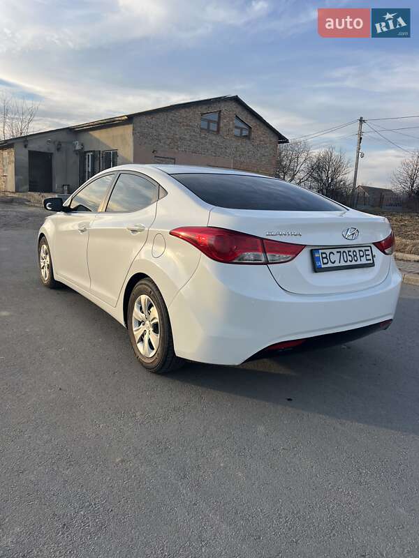 Седан Hyundai Elantra 2013 в Львове
