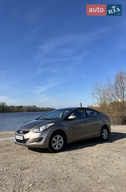 Седан Hyundai Elantra 2013 в Києві