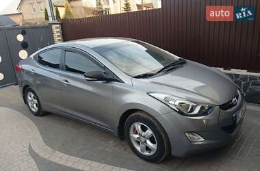 Hyundai Elantra 2011