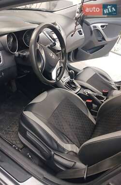 Седан Hyundai Elantra 2011 в 